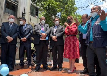 Ministerio de Salud se compromete a contratar a 11 mil médicos en renglón 011
