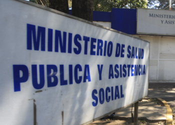 Ministerio de salud traslada a 2 mil 300 trabajadores a renglón 011
