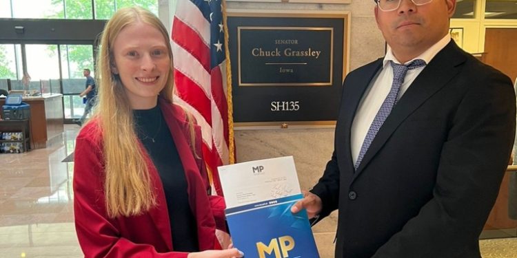 Ministerio Público entrega carta a senador de EE.UU. sobre investigación de tráfico ilícito de menores