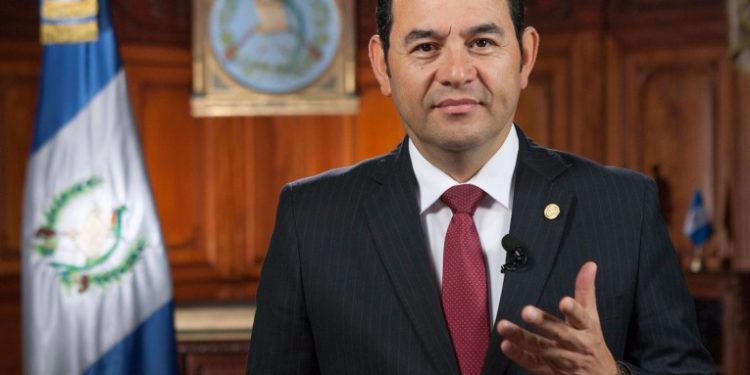 Ministerio Público presenta solicitud de retiro de antejuicio contra Jimmy Morales