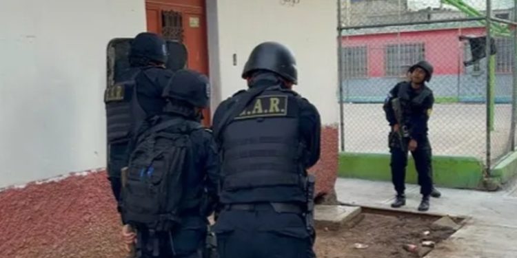 Ministerio Público y DEIC realizan 40 allanamientos para avanzar en caso Farruko Pop