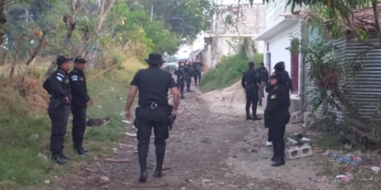 Ministerio Público y la PNC realizan allanamientos para desarticular banda dedicada al robo en residencias