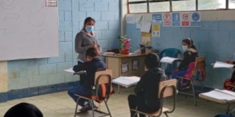 Ministerios de salud y educación retoman el análisis sobre el retorno a clases presenciales