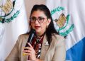 Ministra de Ambiente justifica uso de vehículo oficial para seguridad de su hija