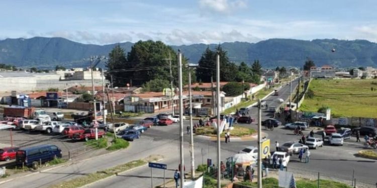Ministra de Comunicaciones anuncia cancelación de contrato por paso a desnivel en Quetzaltenango