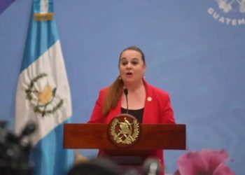 Ministra de Educación acusa al sindicato de mentir sobre el pacto colectivo