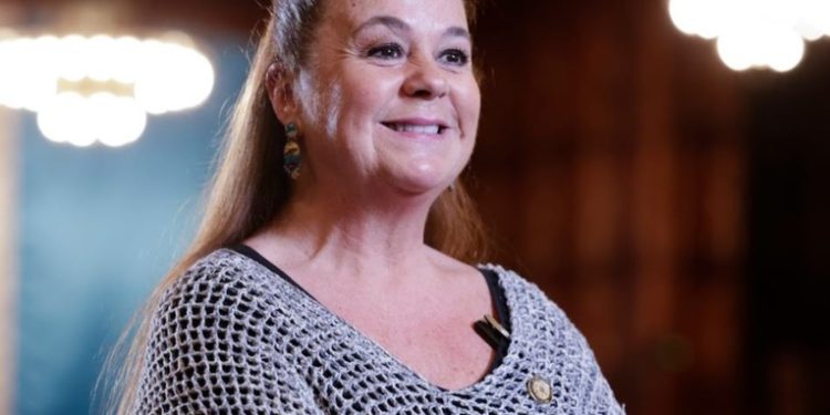 Ministra de Educación pide a maestros ignorar rumores mal intencionados en el Día del Maestro