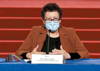 Ministra de Salud analiza ampliar medidas de restricción
