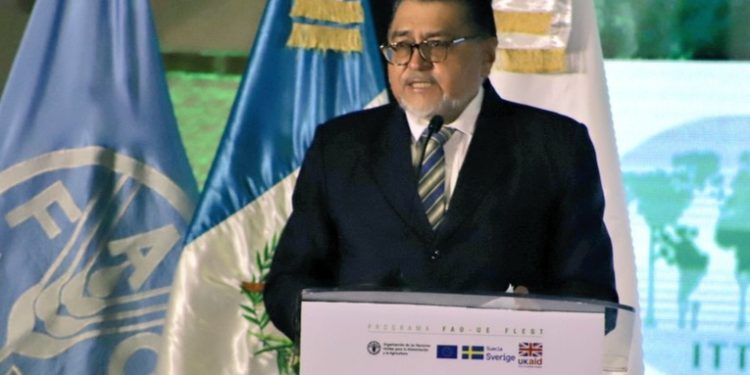 Ministro de Agricultura denuncia uso indebido de su nombre en venta de plazas