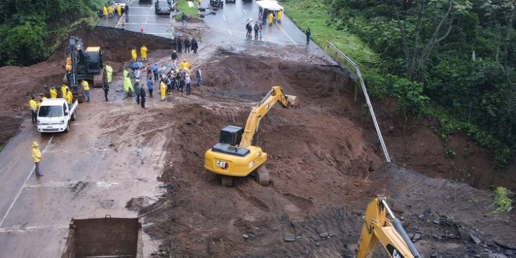 Ministro de Comunicaciones anuncia habilitación parcial de la autopista Palín-Escuintla en febrero