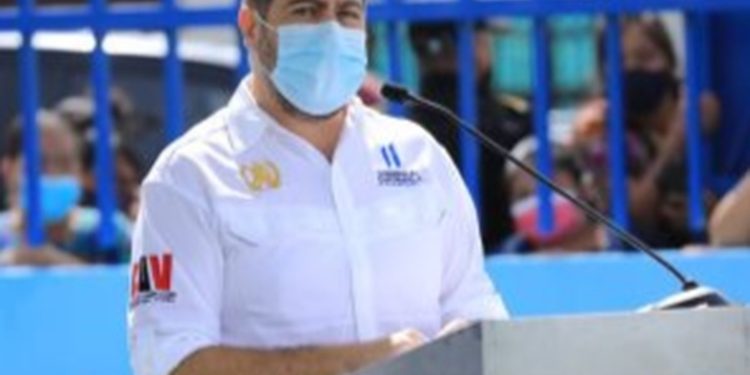 Ministro de Comunicaciones defiende ampliación presupuestaria de 3 mil millones