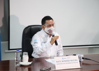 Ministro de desarrollo mantienen preguntas sin contestar