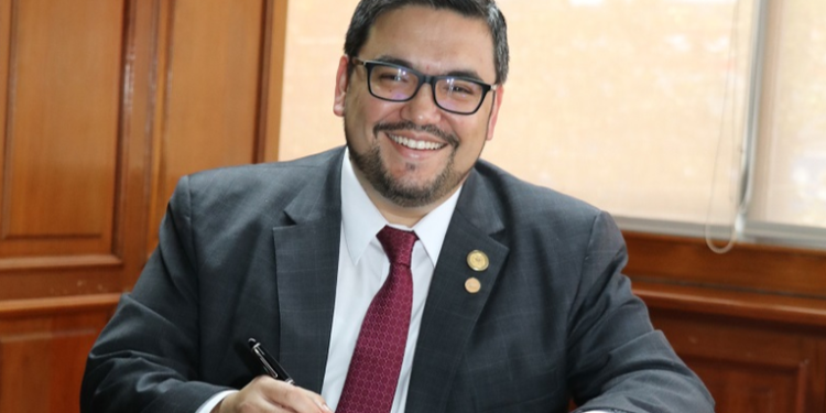 Ministro de Energí­a y Minas Alberto Pimentel descarta renunciar al cargoÂ