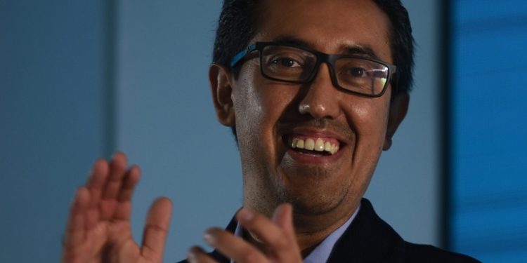 Ministro de Finanzas destaca la necesidad de inversión para el crecimiento económico