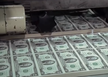 Ministro de Finanzas justifica colocación de bonos internacionales para financiar proyectos