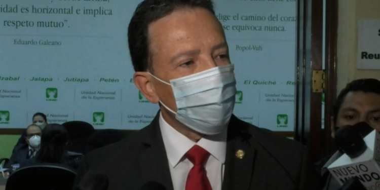 Ministro de Finanzas pide investigar audio que señala de â€œFalsoâ€