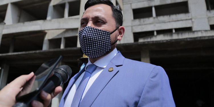 Ministro de Gobernación busca recontratar a agentes de PNC