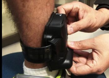 Ministro de Gobernación culpa a jueces por baja demanda de brazaletes electrónicos como alternativa a prisión
