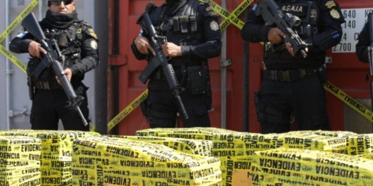 Ministro de Gobernación destaca incautación de 10 toneladas de cocaína como éxito en lucha contra el crimen