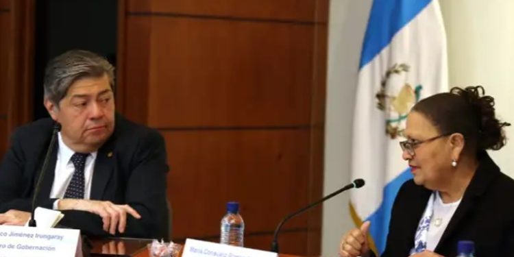 Ministro de gobernación y Fiscal General se reunen para hablar sobre criminalidad