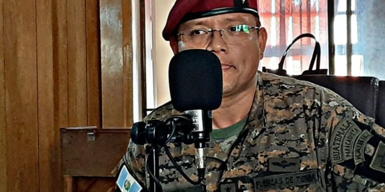 Ministro de la Defensa anuncia solicitud de compra de avión contra incendios forestales