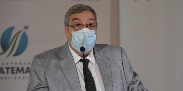 Ministro de Salud asegura avances para adquirir más vacunas