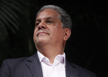 Ministro de Salud crea canal de denuncia contra corrupción en registros sanitarios