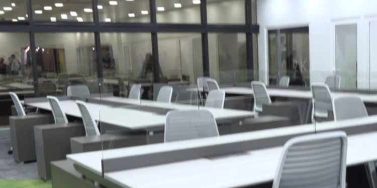 MINTRAB ofrece 700 plazas laborales y más de 6 mil becas