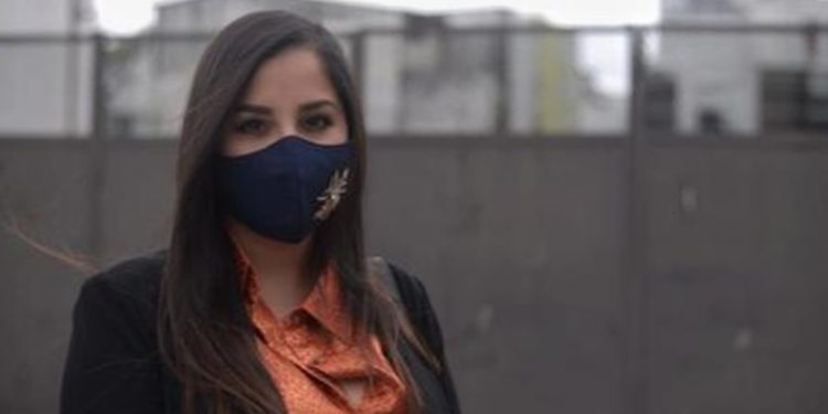 Mirciny Moliviatis presenta alegatos contra Andrea Aparicio