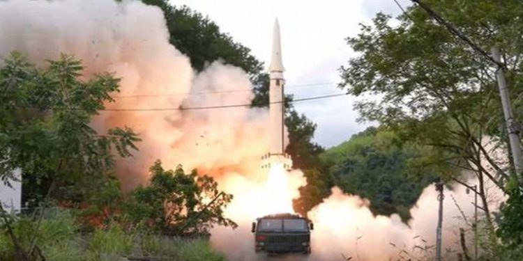 Misiles chinos cruzaron la lí­nea media entre China y Taiwán