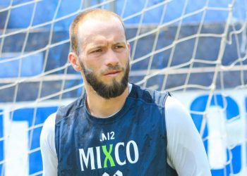 Mixco entregó premio económico a Moscoso