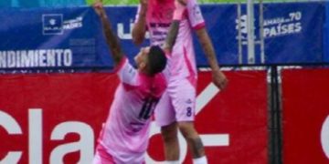 Mixco se impone ante Comunicaciones 2-1 y continúa su ascenso en la clasificación del Apertura 2024