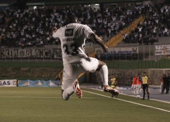 Mixco y Comunicaciones vencen en sus duelos