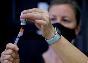 Moderna inicia ensayos clí­nicos de vacuna contra ómicron