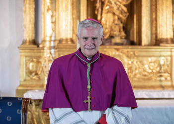 Monseñor Gonzalo de Villa enví­a informe al Vaticano