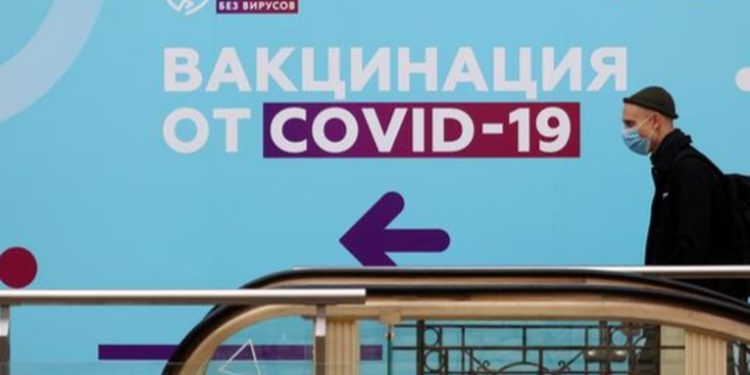 Moscú impone primeras restricciones por covid-19 desde el verano