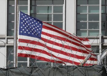 Moscú ofrece a 10 diplomáticos estadounidenses abandonar Rusia