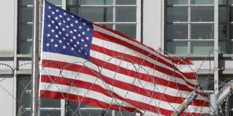 Moscú ofrece a 10 diplomáticos estadounidenses abandonar Rusia