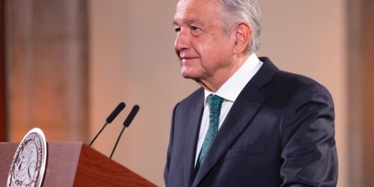 Muchas gracias por declararme persona non grata: López Obrador al Congreso de Perú