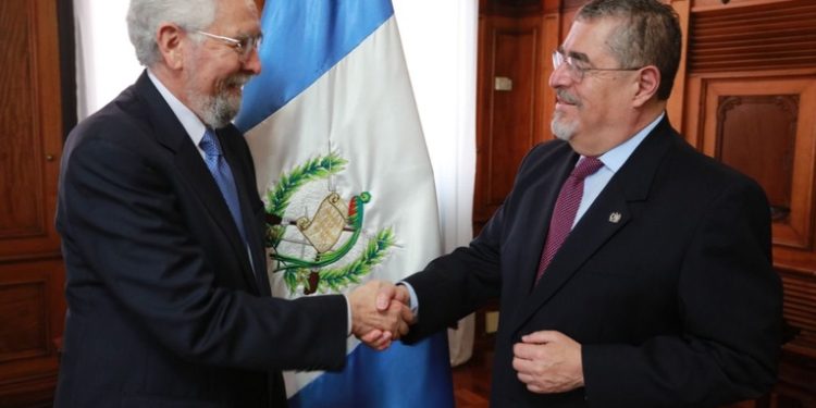 Muere Francisco Villagrán, diplomático y asesor del presidente Bernardo Arévalo