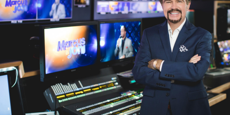 Muere por covid-19 un telepredicador antivacunas estadounidense