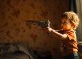 Muere un niño de 5 años en EE.UU. tras dispararse accidentalmente con una pistola de su tío