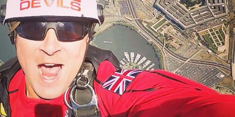 Muere un paracaidista tras sufrir un accidente a más de 1.000 metros de altura