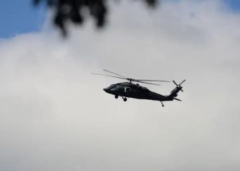 Mueren ocho militares en caída de helicóptero en Colombia