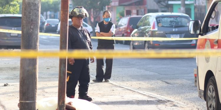 Mujer aparece sin vida y con señales de violencia en zona 19