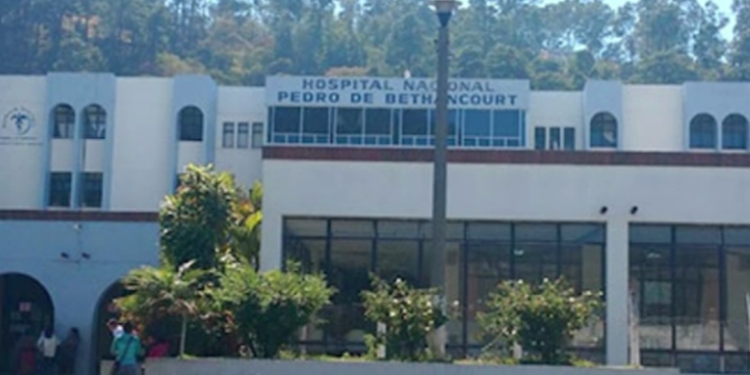 Mujer se quita la vida después de dar a luz en hospital de Antigua