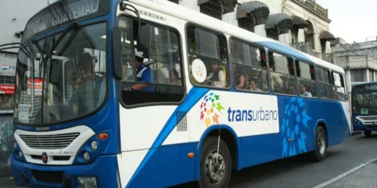 Multan a unidades de Transurbano por aumento de precio al pasaje