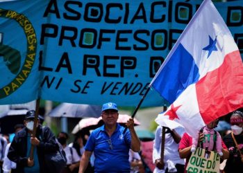 Multitudinaria protesta en Panamá exige derogación de contrato minero canadiense