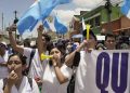 Multitudinarias marchas exigen la renuncia de funcionarios judiciales por corrupción