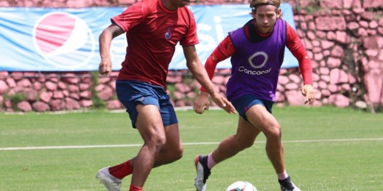 Municipal realiza penúltimo entreno previo a su gira en Estados Unidos